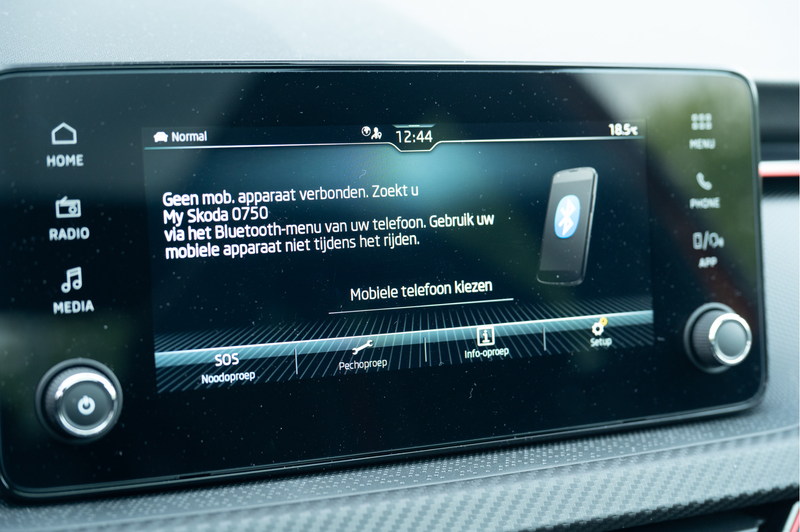 Skoda Kamiq 1.0 TSI Monte Carlo | Pano | Trekhaak | Camera | S — photo 31