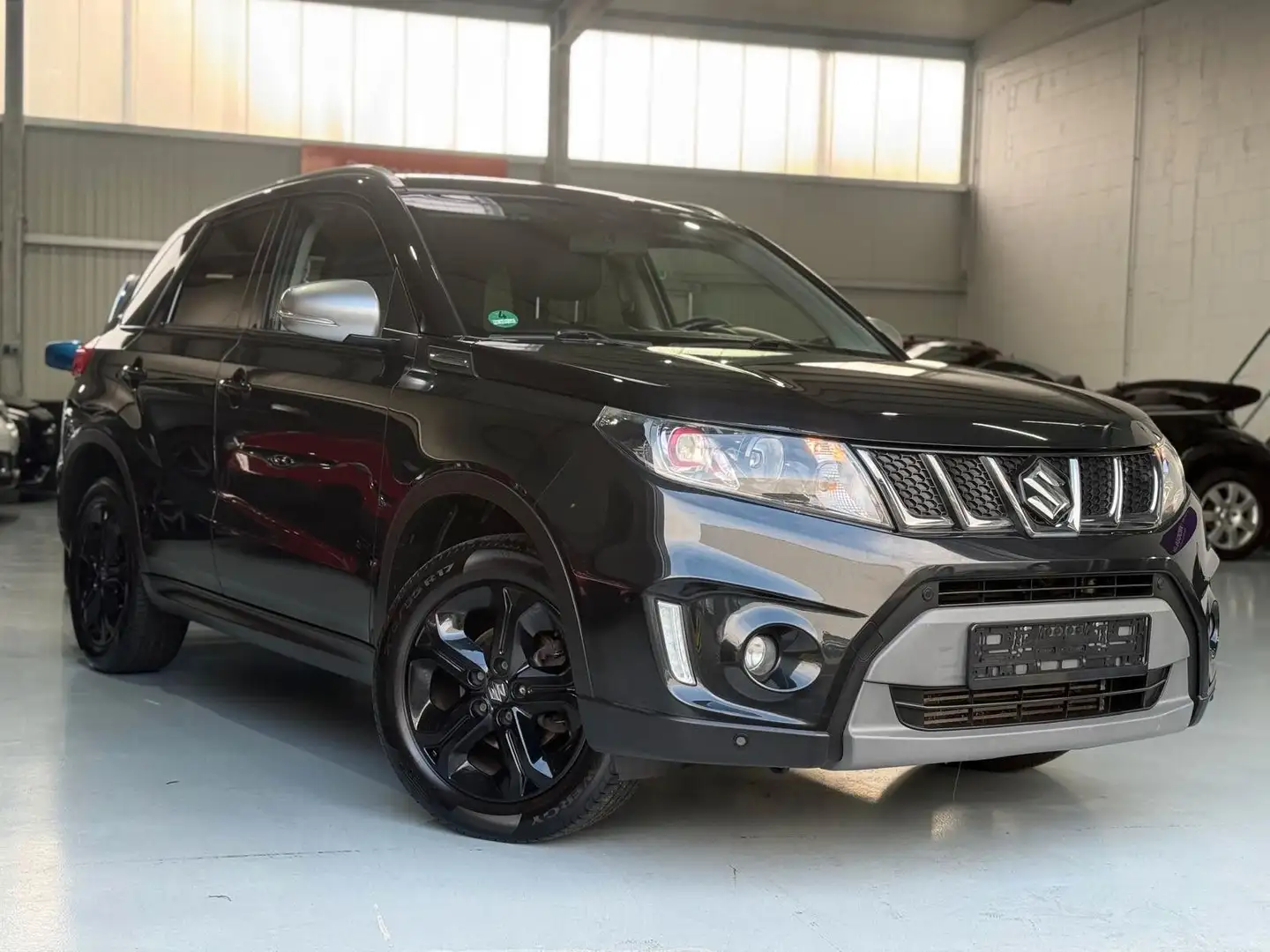 Suzuki Vitara 1.4 S 4x4 Kamera Navi LED-Scheinwerfer Schwarz - 2