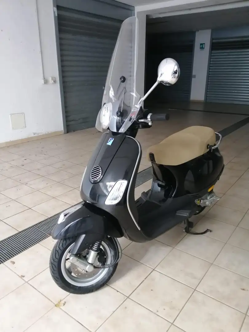 Vespa LX 50 Zwart - 1