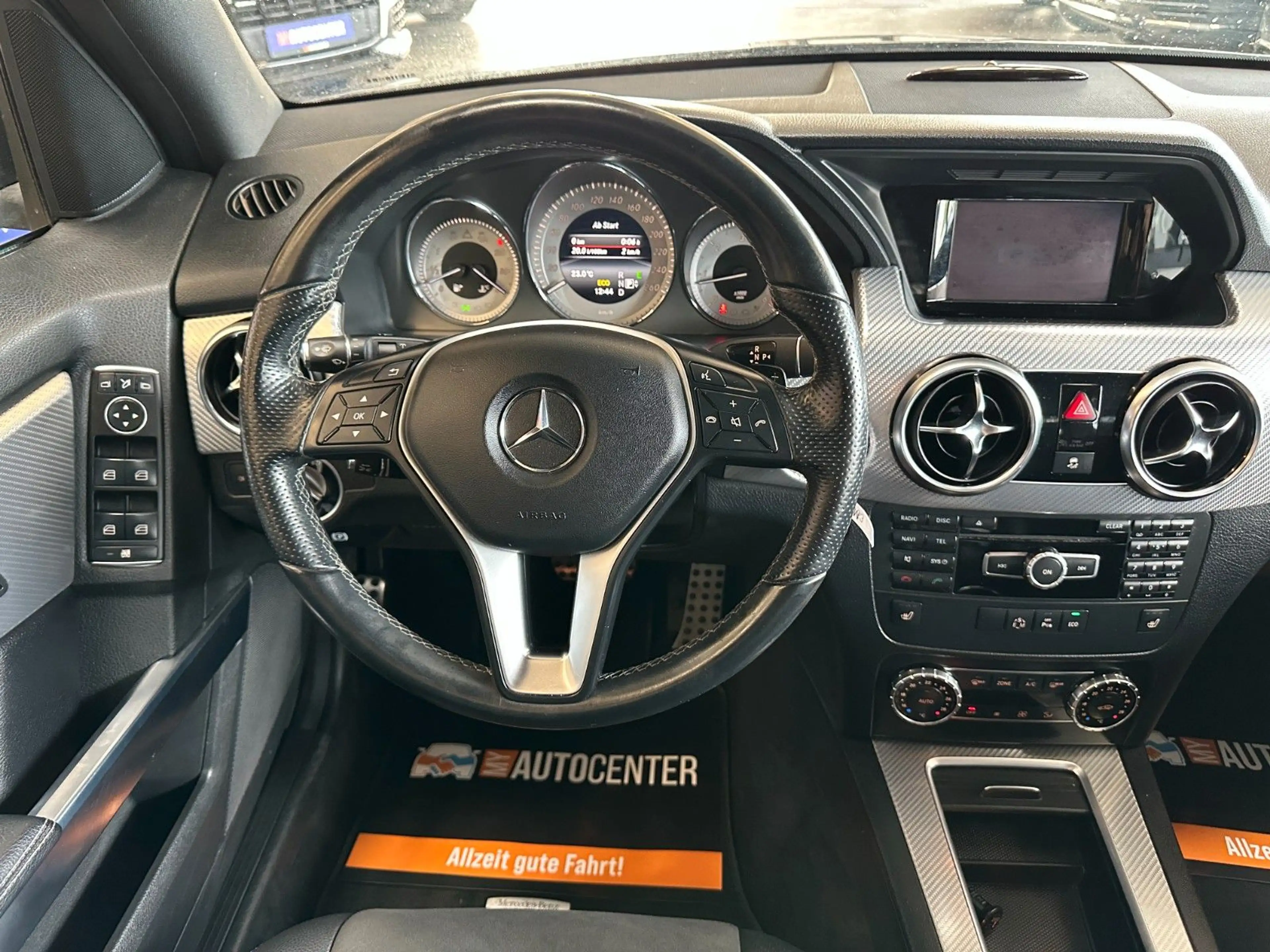 Mercedes-Benz GLK 220 *AdaptivesFahrwerk*BI-XENON*TEMPO* — photo 8