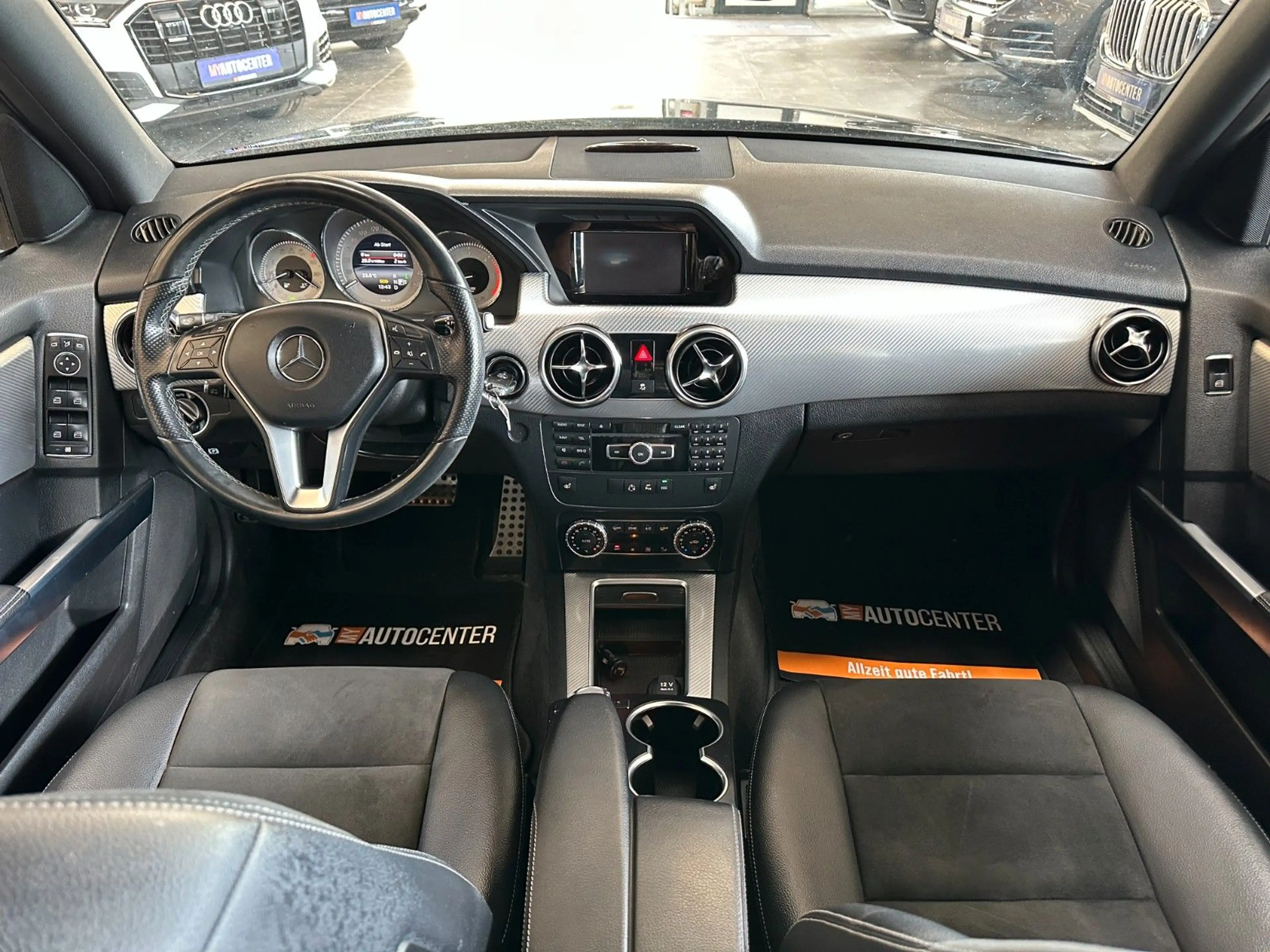 Mercedes-Benz GLK 220 *AdaptivesFahrwerk*BI-XENON*TEMPO* — photo 6