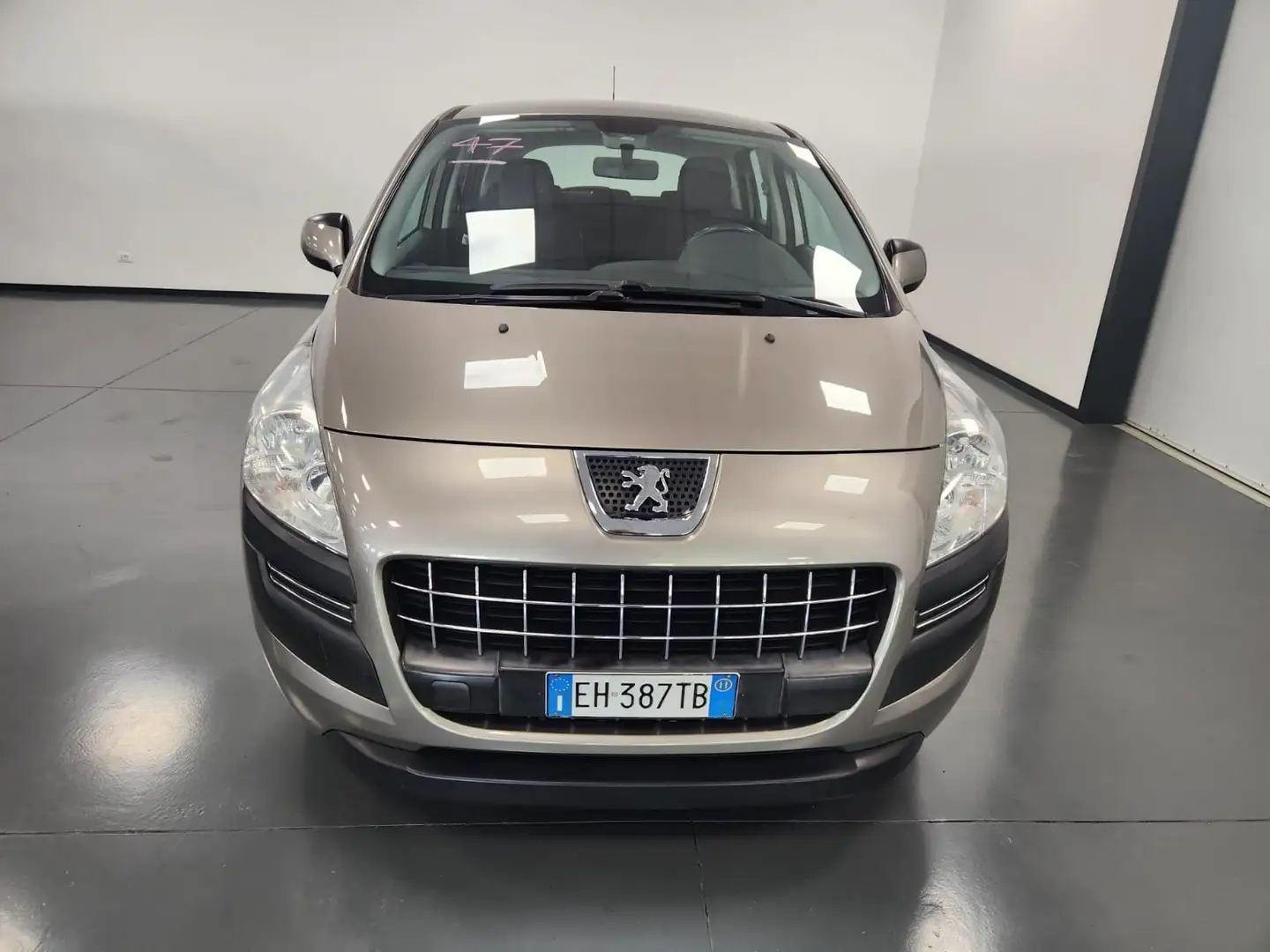 Peugeot 3008 3008 1.6 hdi 8v Business 112cv robot Bronzo - 2