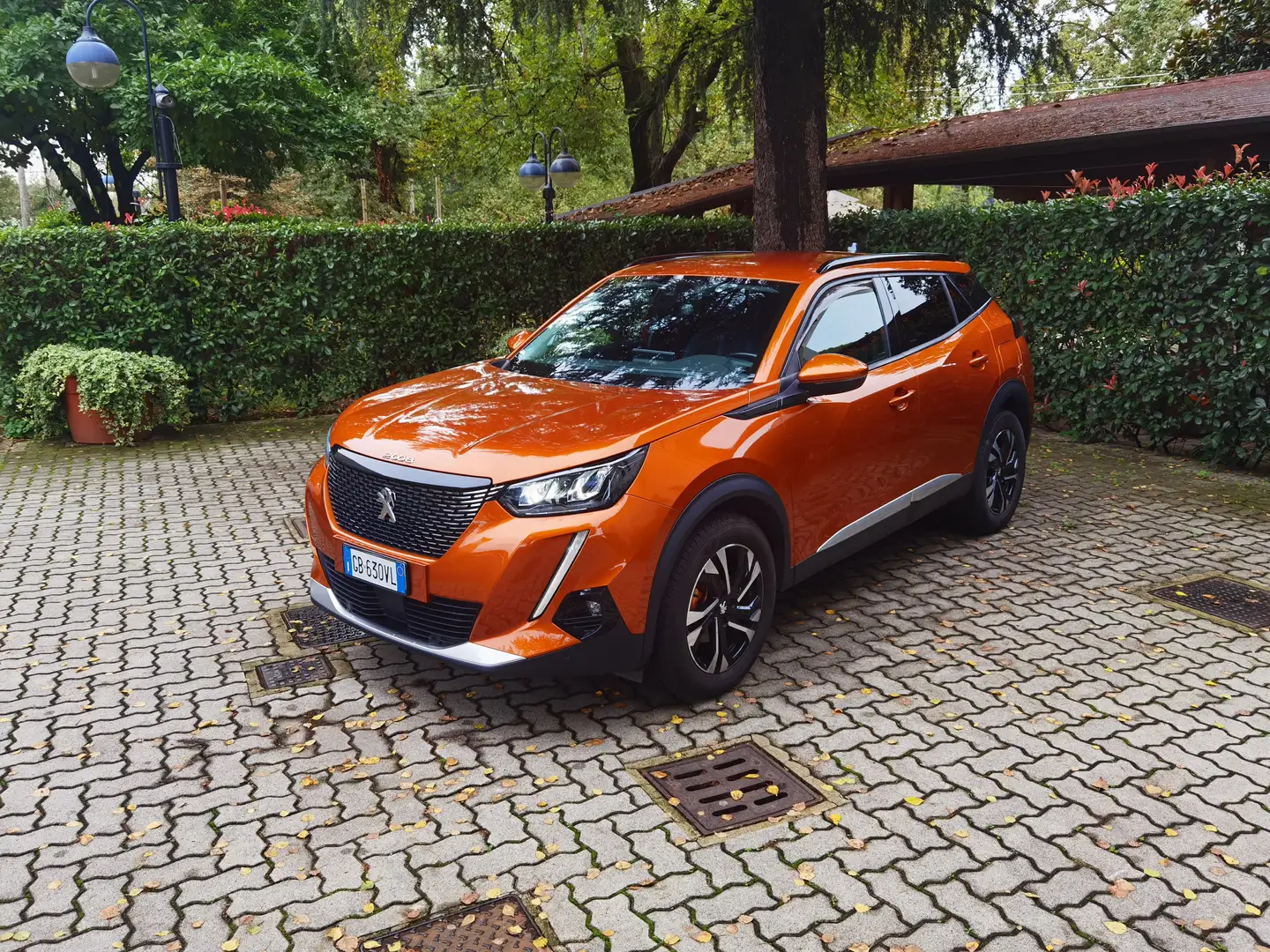 Peugeot 2008 1.2 puretech Allure Navi Pack Arancione - 1