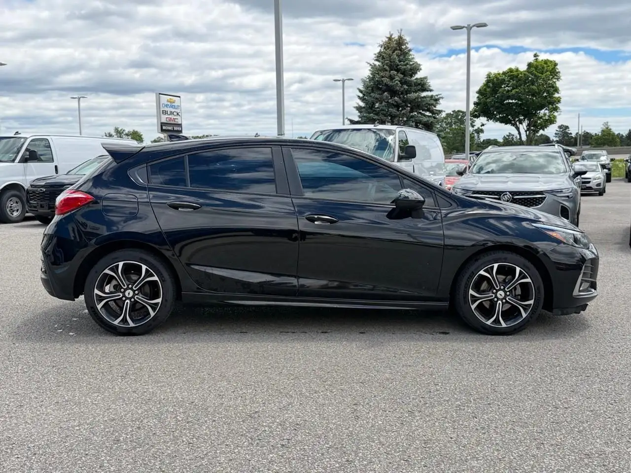 Chevrolet Cruze photo Chevrolet Cruze