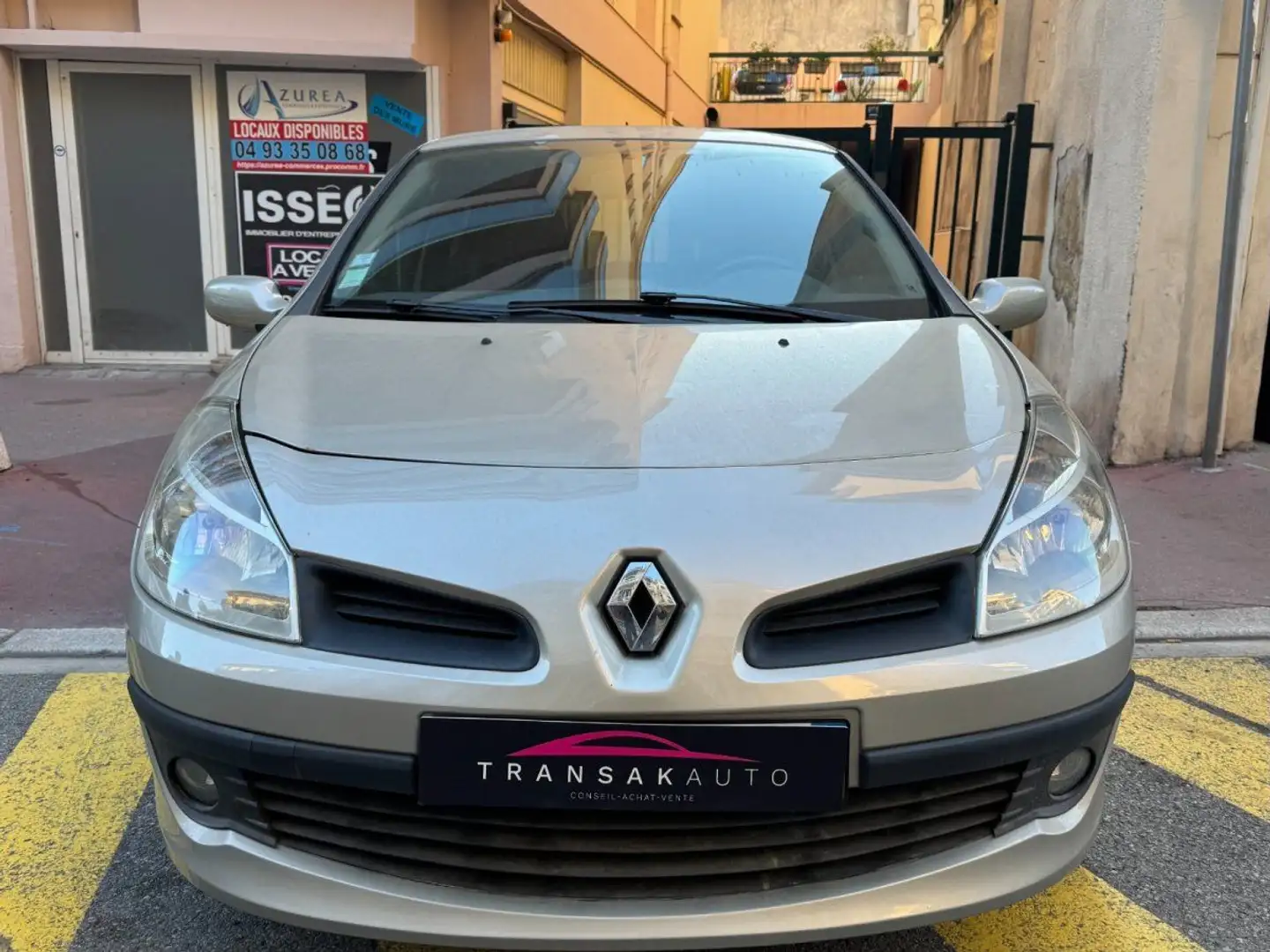 Renault Clio III 2.0l 16V 140CV Privilège Beige - 2