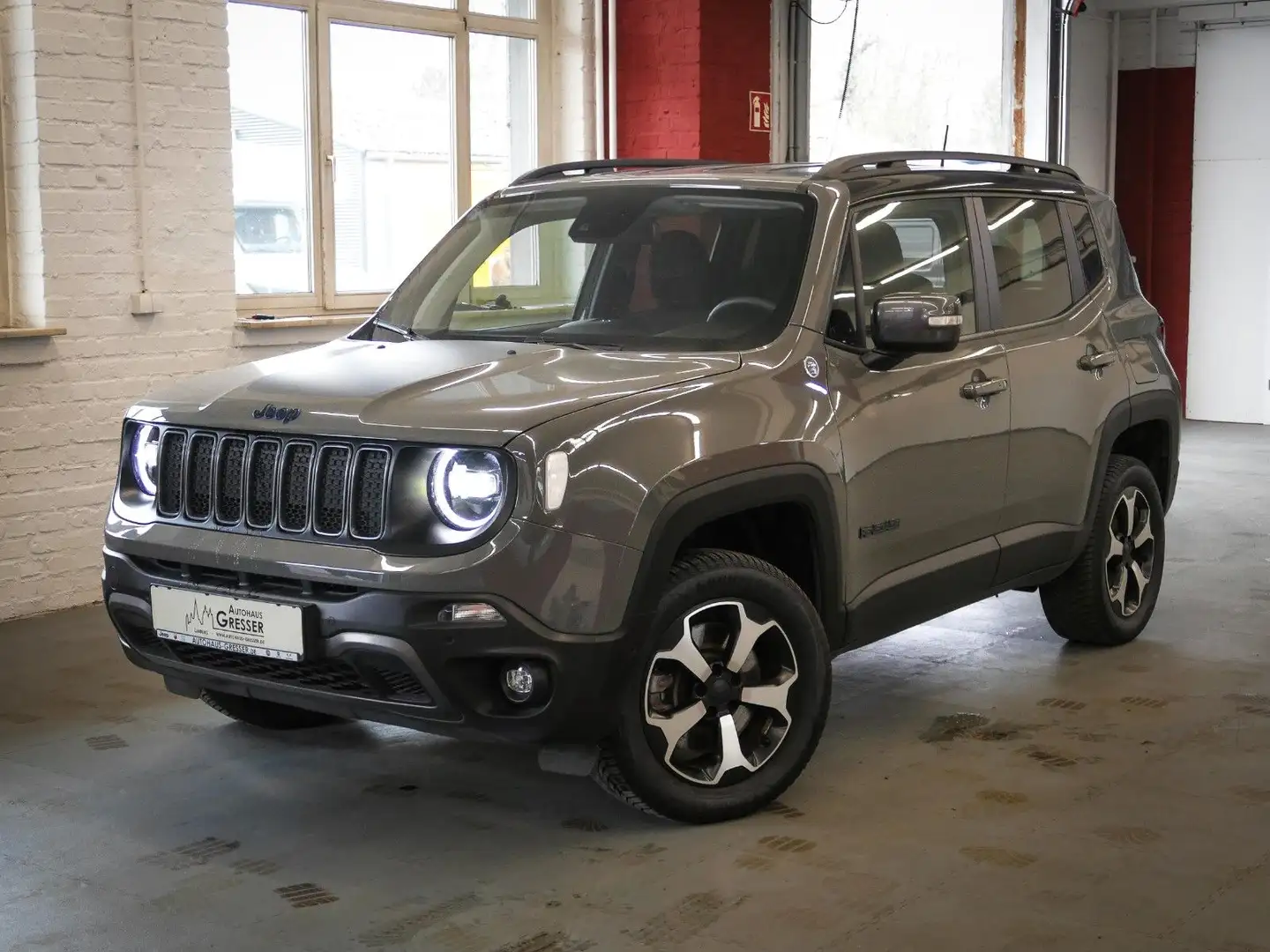 Jeep Renegade Trailhawk Plug-In-Hybrid 4xe Grau - 1