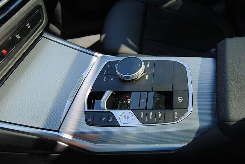 BMW 330 e A Touring M Sport.ACC.Pano.HUD.Drive. — photo 14