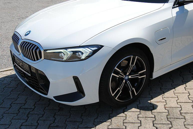 BMW 330 e A Touring M Sport.ACC.Pano.HUD.Drive. — photo 5