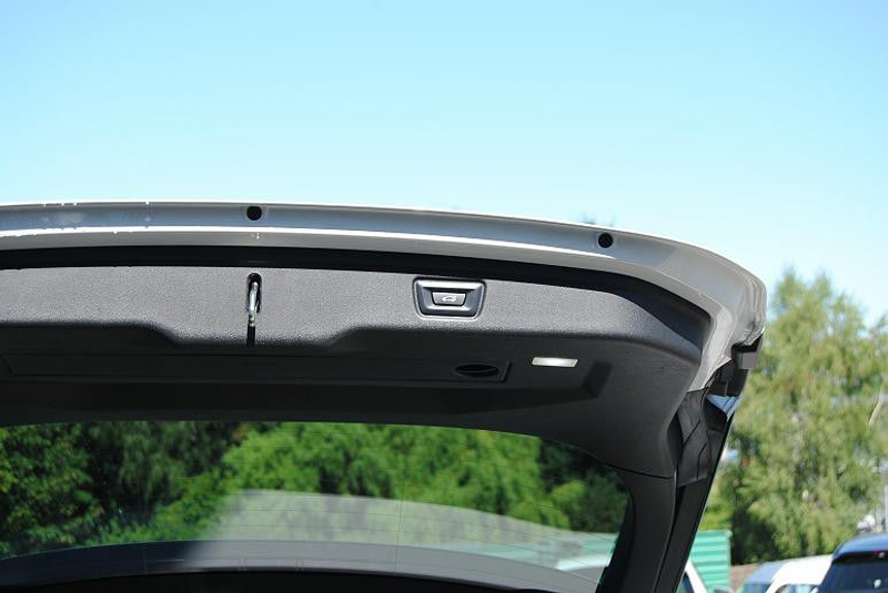 BMW 330 e A Touring M Sport.ACC.Pano.HUD.Drive. — photo 10