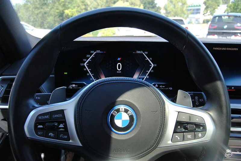 BMW 330 e A Touring M Sport.ACC.Pano.HUD.Drive. — photo 15