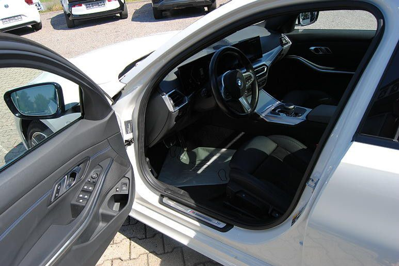 BMW 330 e A Touring M Sport.ACC.Pano.HUD.Drive. — photo 11
