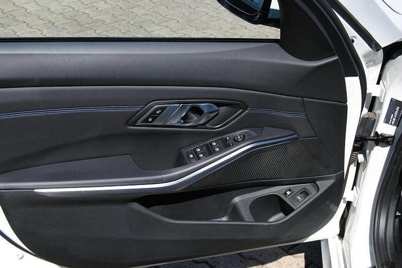 BMW 330 e A Touring M Sport.ACC.Pano.HUD.Drive. — photo 12