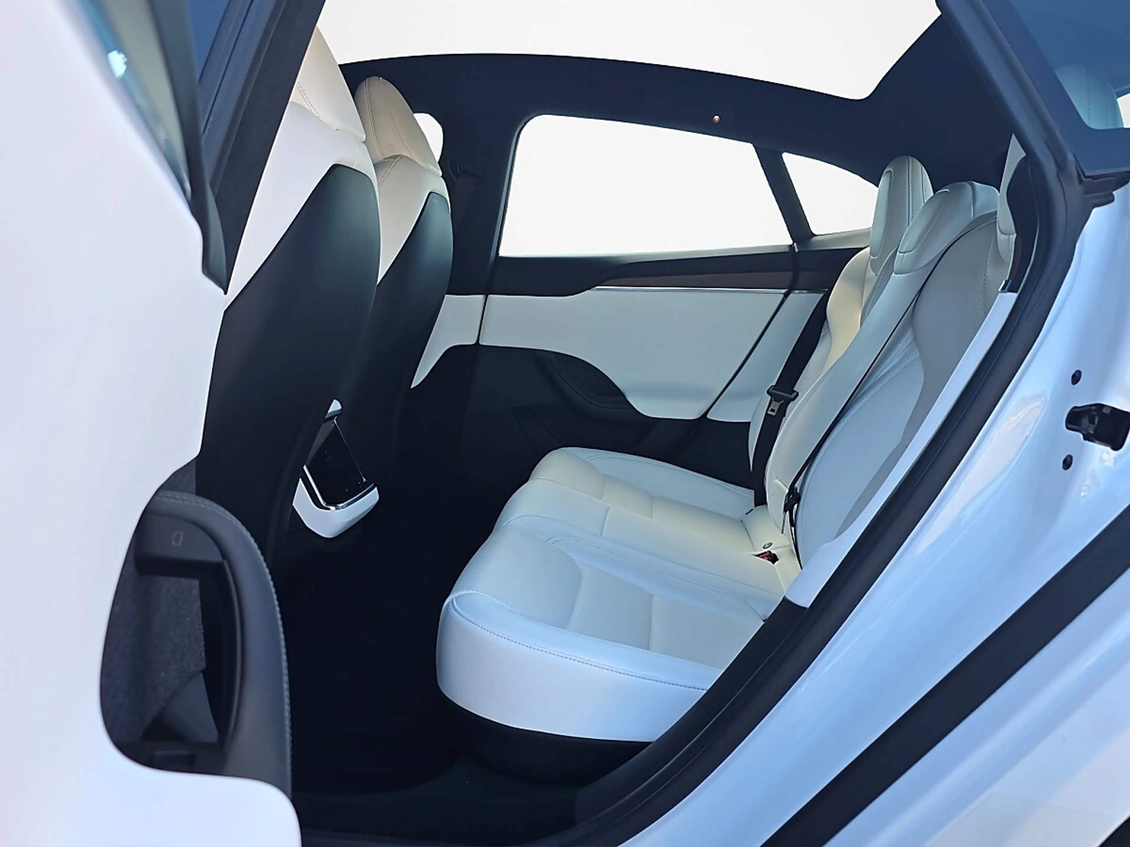 Tesla Model S Long R. AWD*EAP*AHV*GARANTIE* — photo 12