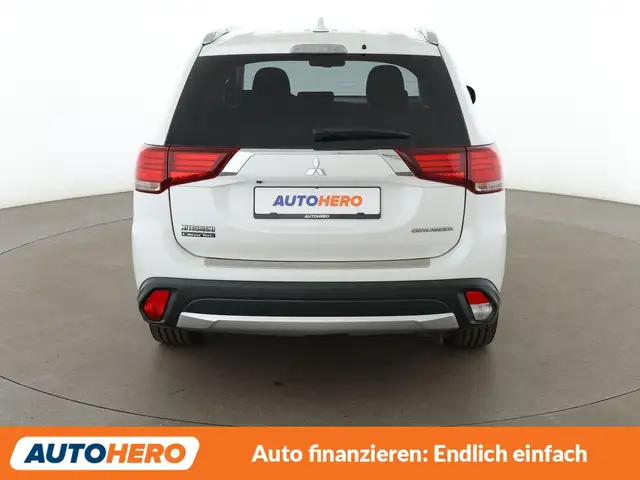 Mitsubishi Outlander view 5
