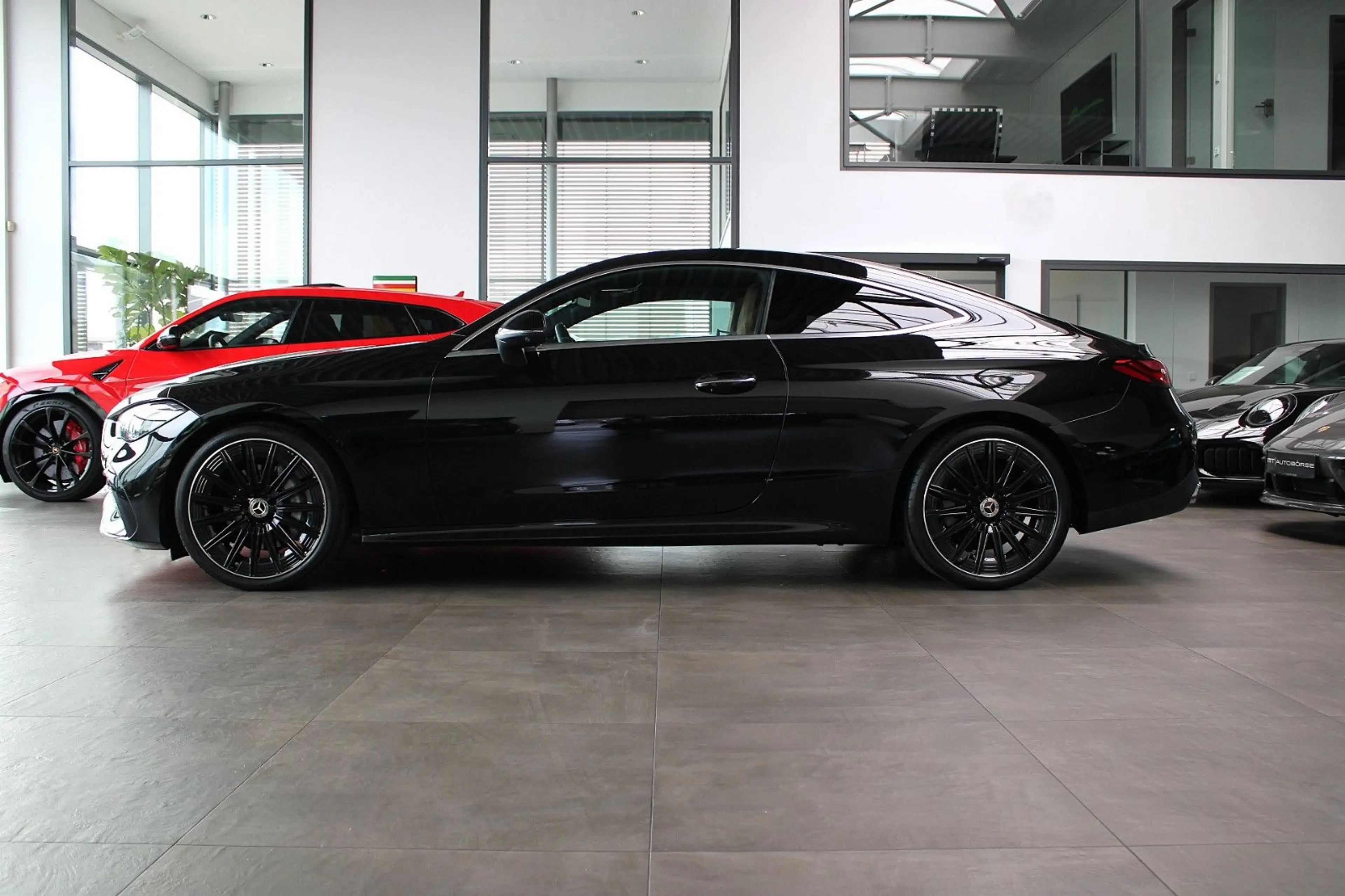 Mercedes-Benz CLE 200 COUPE AMG-LINE PLUS #PANO #LED #MBUX #20 — photo 3