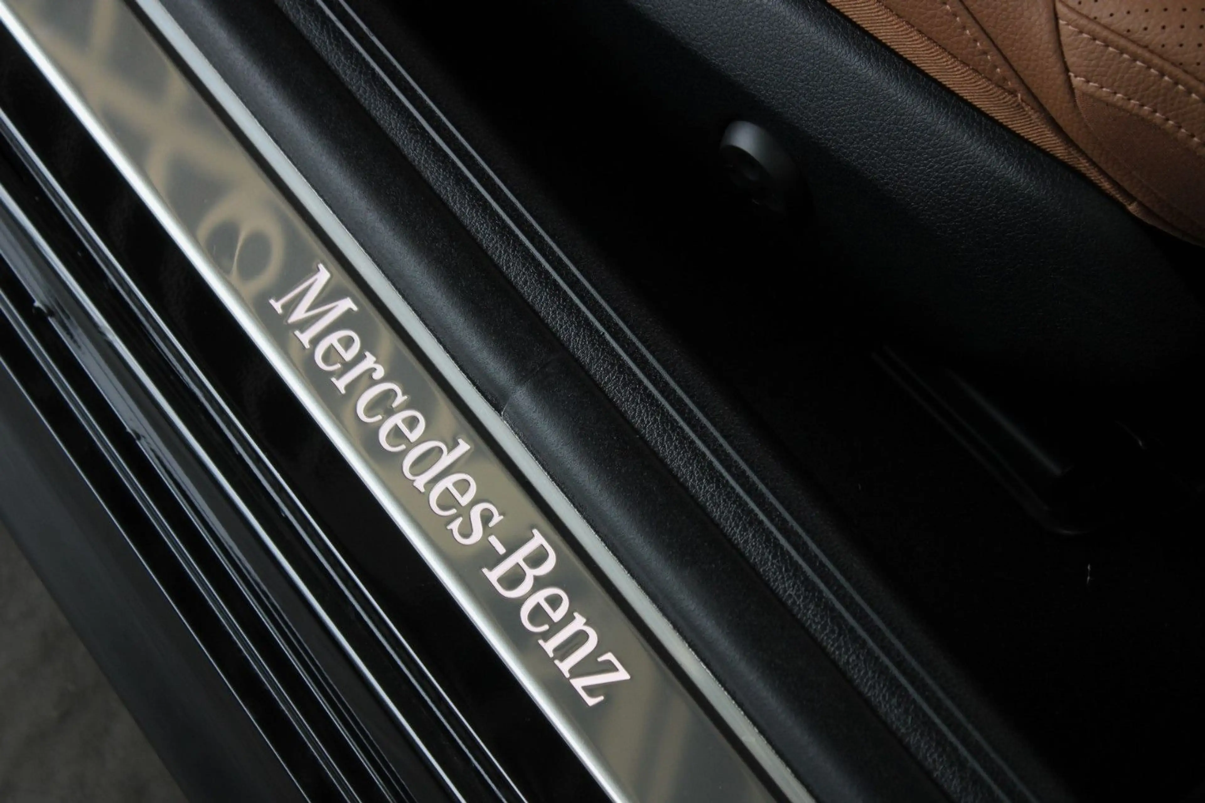 Mercedes-Benz CLE 200 COUPE AMG-LINE PLUS #PANO #LED #MBUX #20 — photo 12