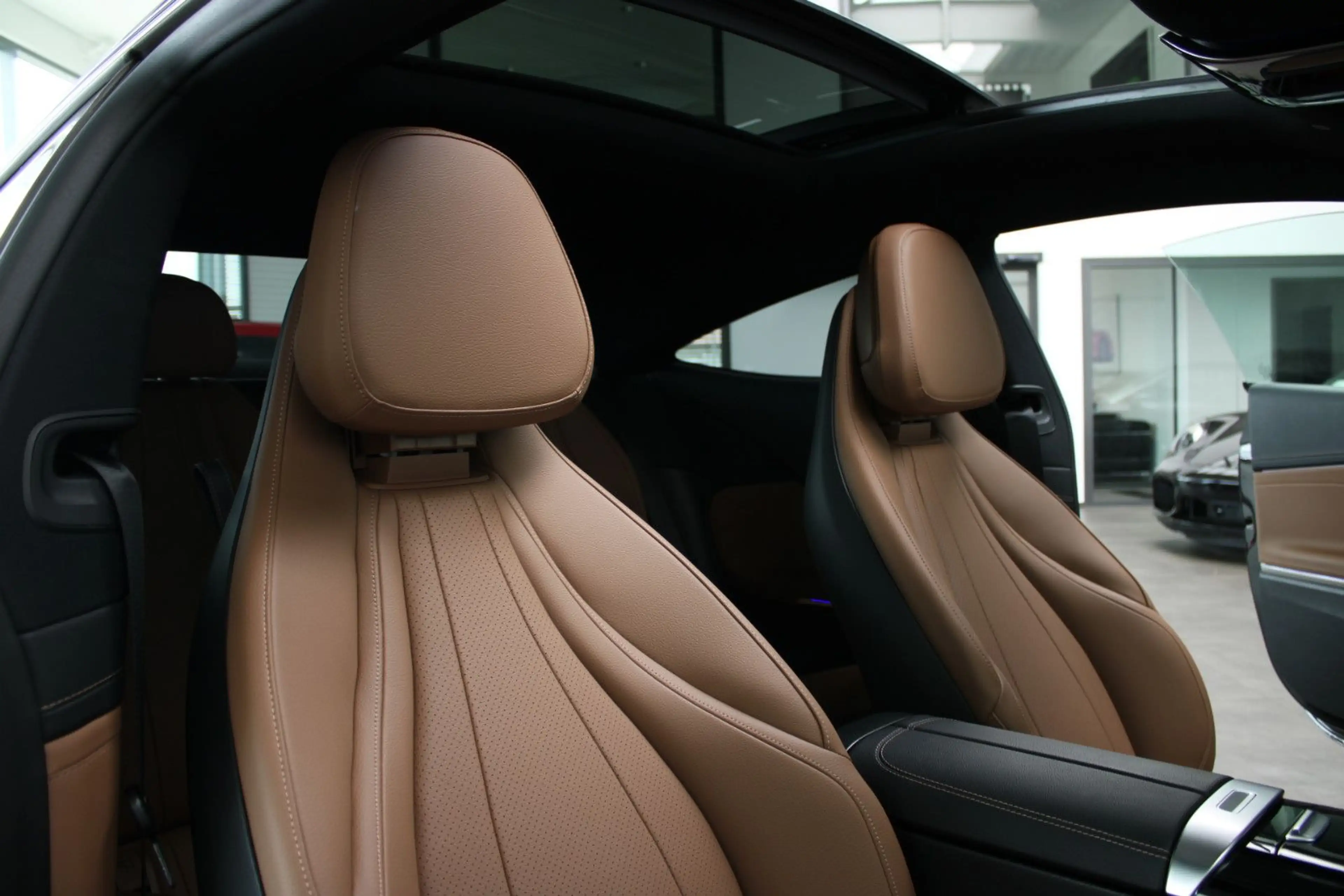 Mercedes-Benz CLE 200 COUPE AMG-LINE PLUS #PANO #LED #MBUX #20 — photo 11