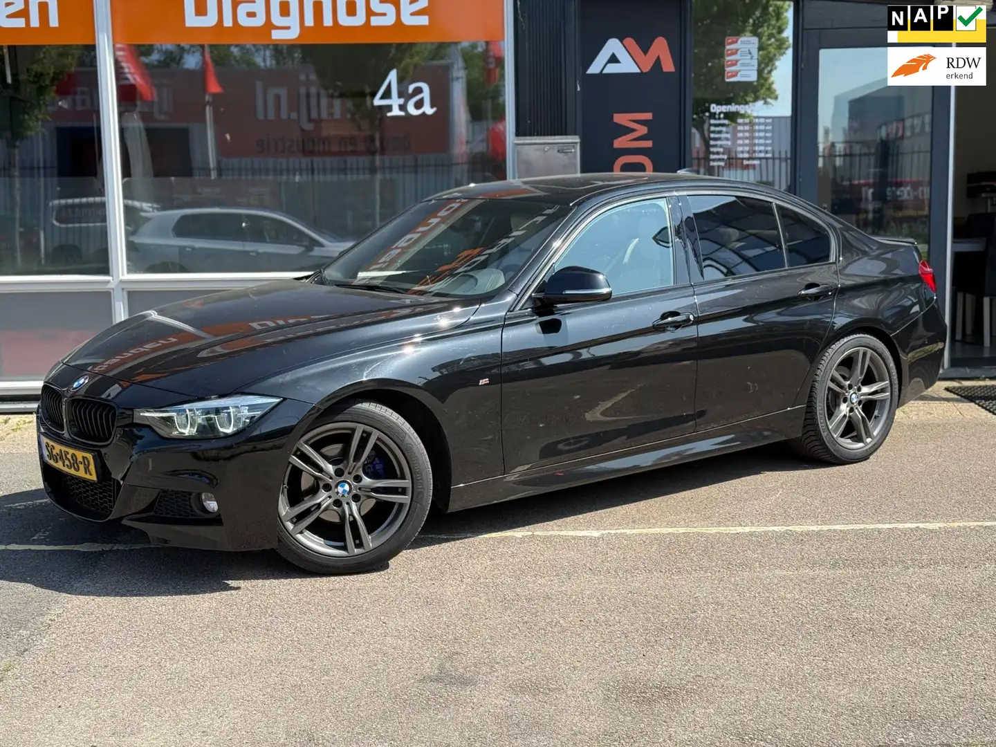 BMW 320 3-serie 320i Edition M Sport Shadow | Airco | Crui Zwart - 1