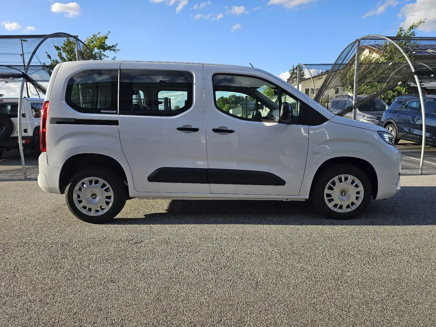 Opel Combo 1.5 Diesel Automatik Edition 5-Sitzer PKW Weiß - 2