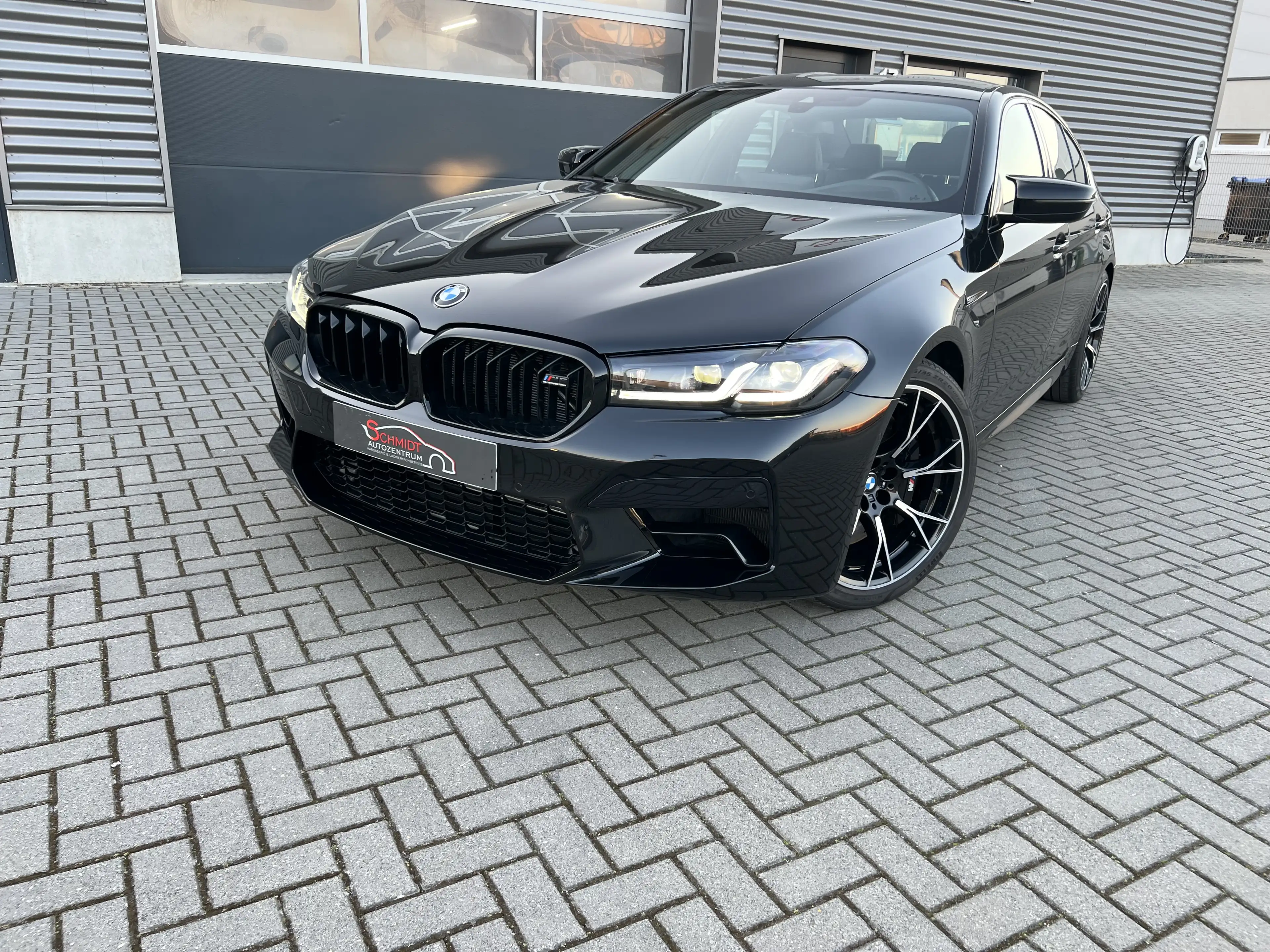 BMW M5 Competition wenig Km Garantie LCI Brutto — photo 2