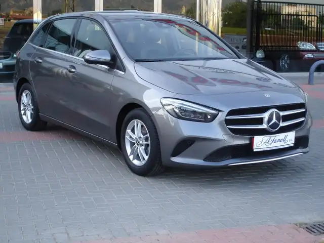 Mercedes-Benz B 180 180d
