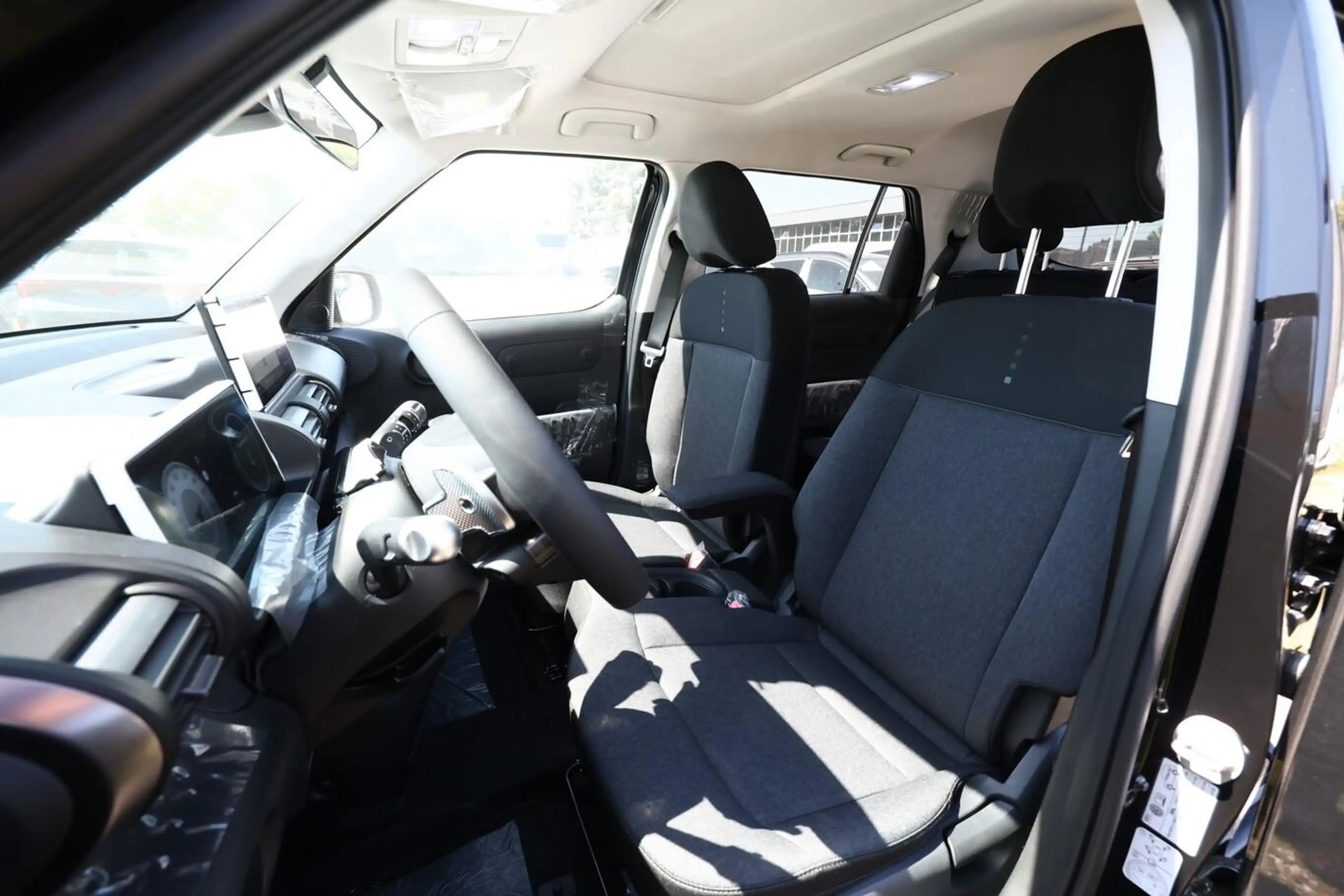 Hyundai Inster 49 kWh Nav Pano 17Z SHZ Privacy ACC LED 85 kW (... — photo 6