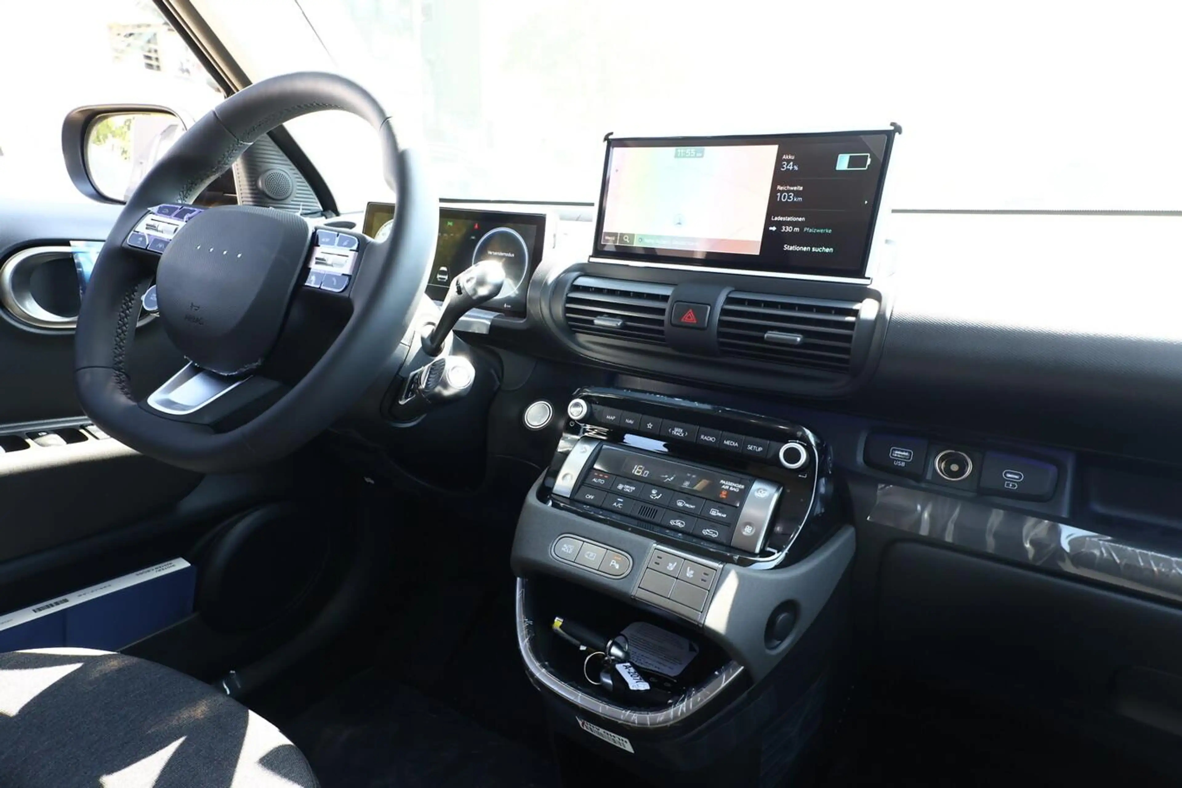 Hyundai Inster 49 kWh Nav Pano 17Z SHZ Privacy ACC LED 85 kW (... — photo 9