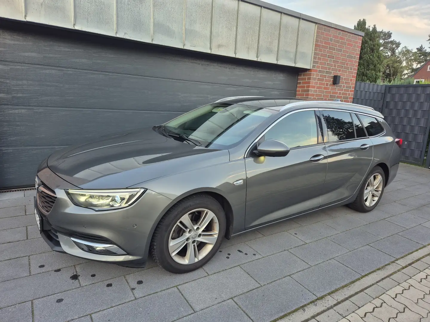 Opel Insignia Business Innovation - 1