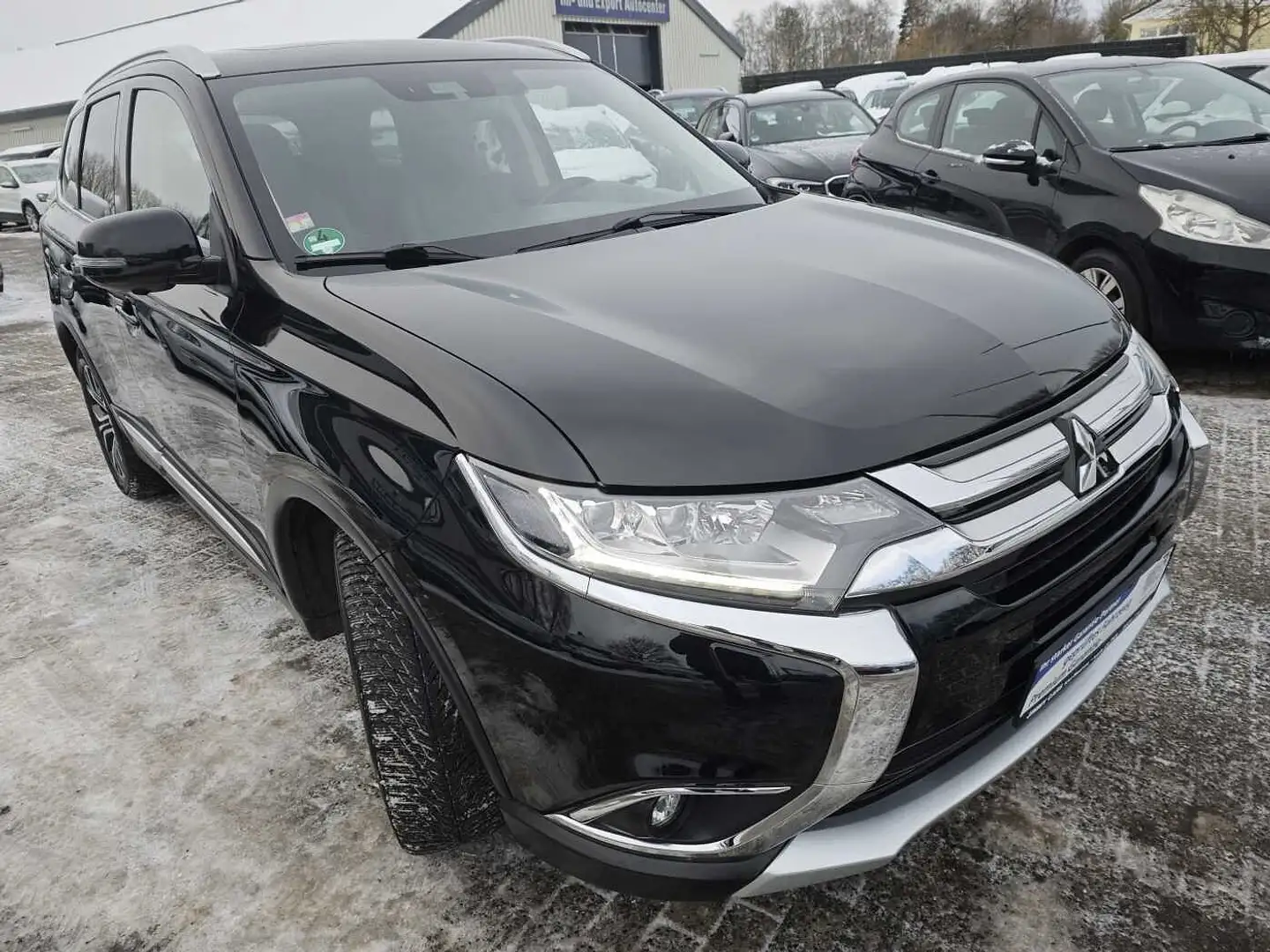 Mitsubishi Outlander Diesel 2.2 DI-D 4WD TC-SST 35 Jahre Schwarz - 2