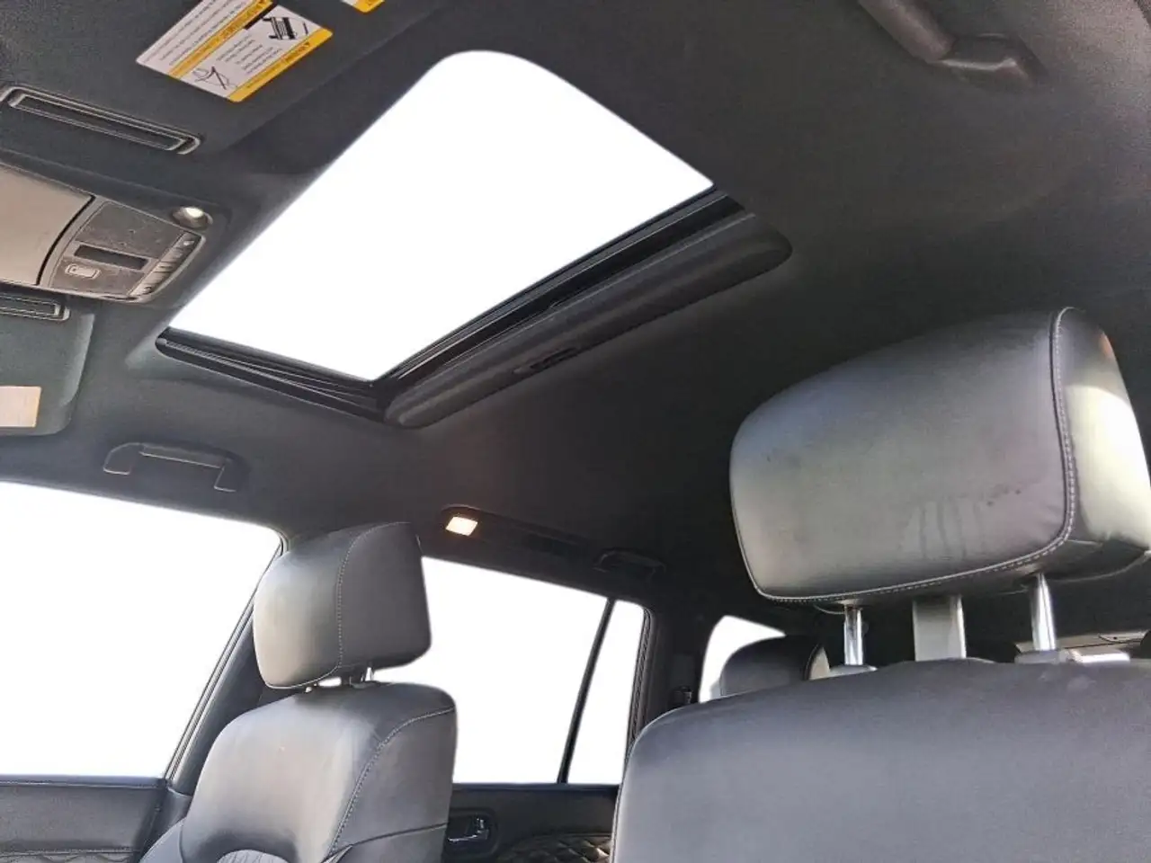 Infiniti QX80 снимка Infiniti QX80