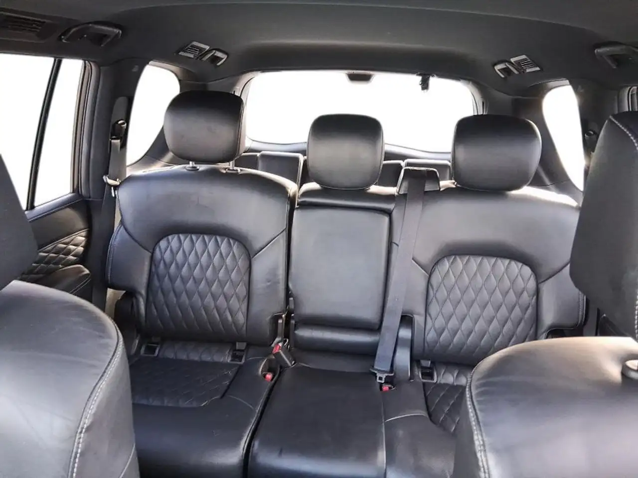 Infiniti QX80 снимка Infiniti QX80