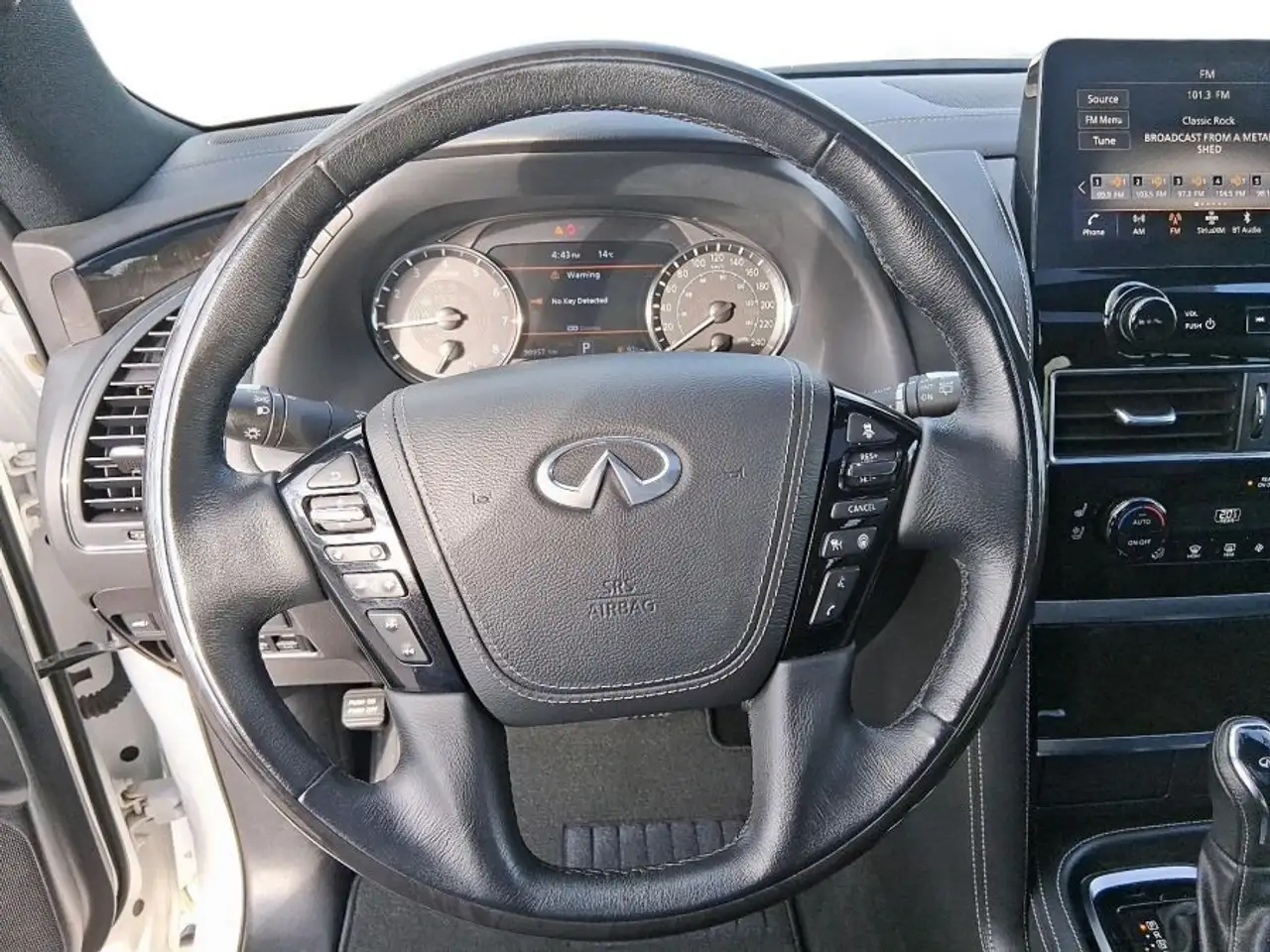 Infiniti QX80 снимка Infiniti QX80