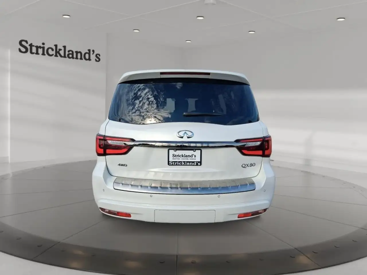Infiniti QX80 снимка Infiniti QX80
