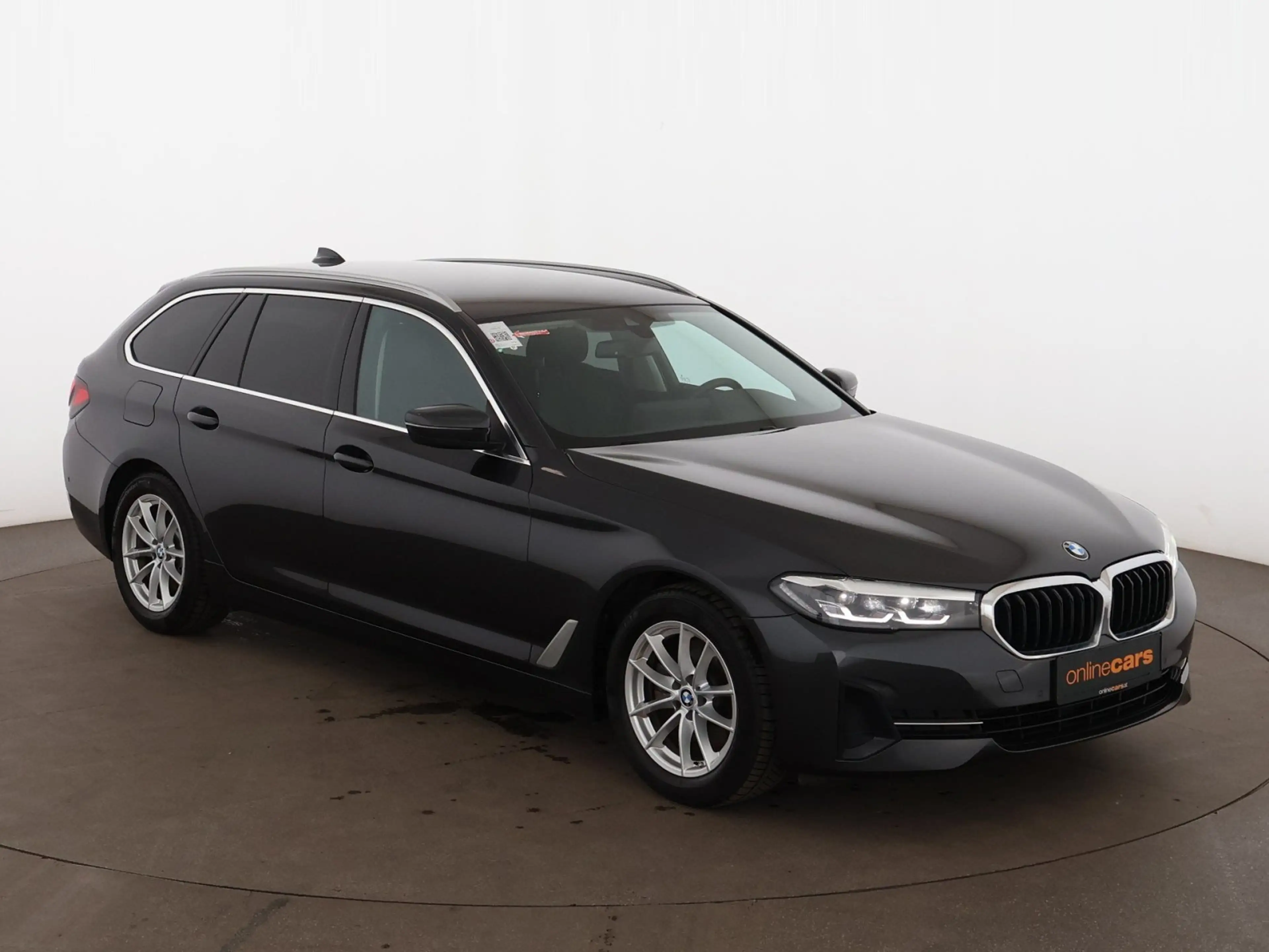 BMW 518 d Touring Aut LED AHK LEDER NAVI R-CAM SITZHZG — photo 4