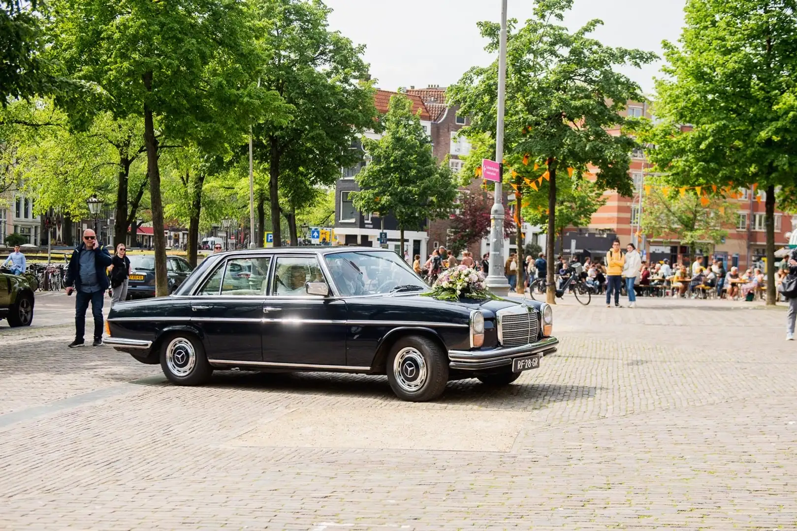 Mercedes-Benz W 114/115 Strich-Acht W114 *incl. taxatie Raport* Blauw - 1