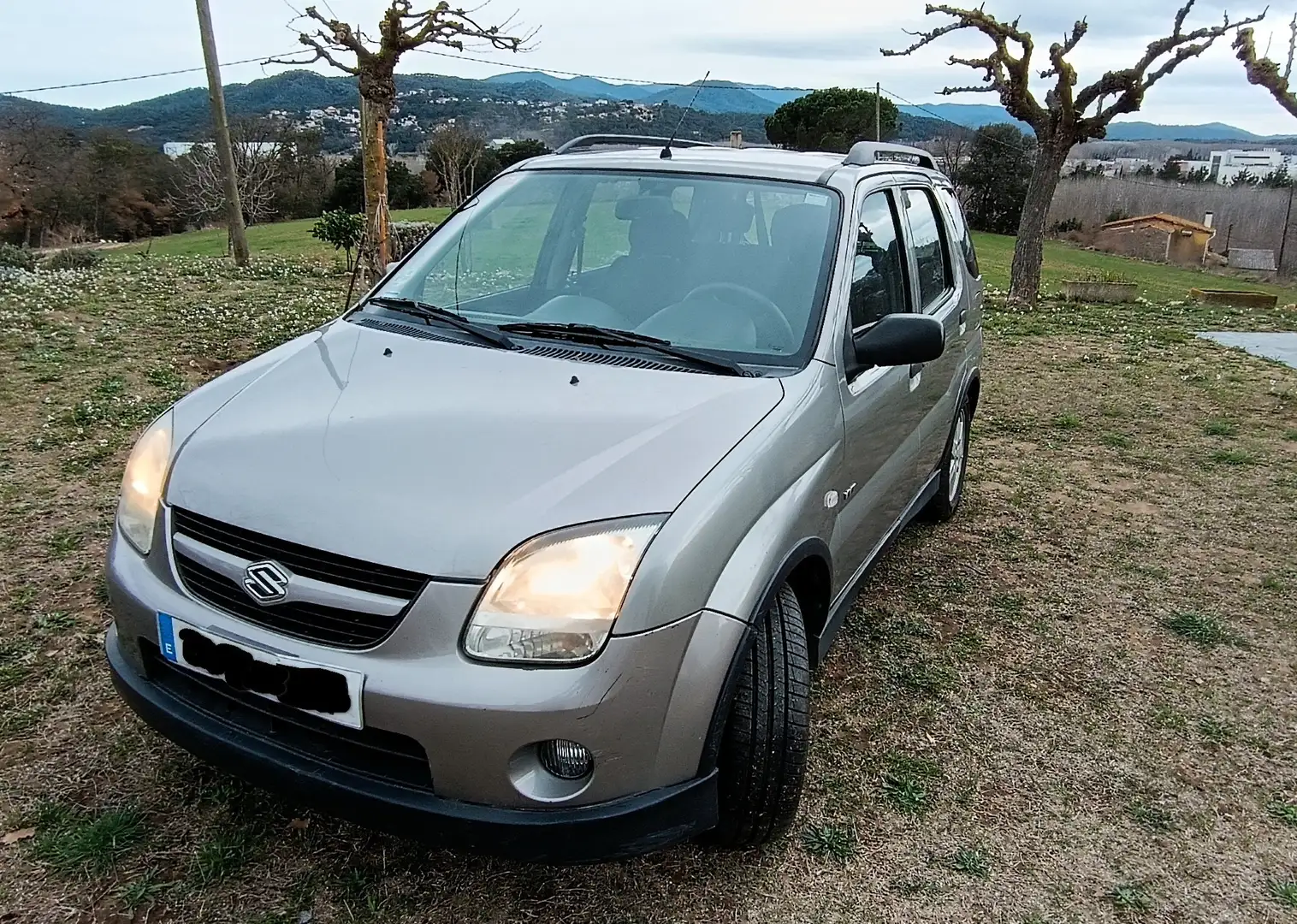 Suzuki Ignis 1.5 4WD Grau - 1