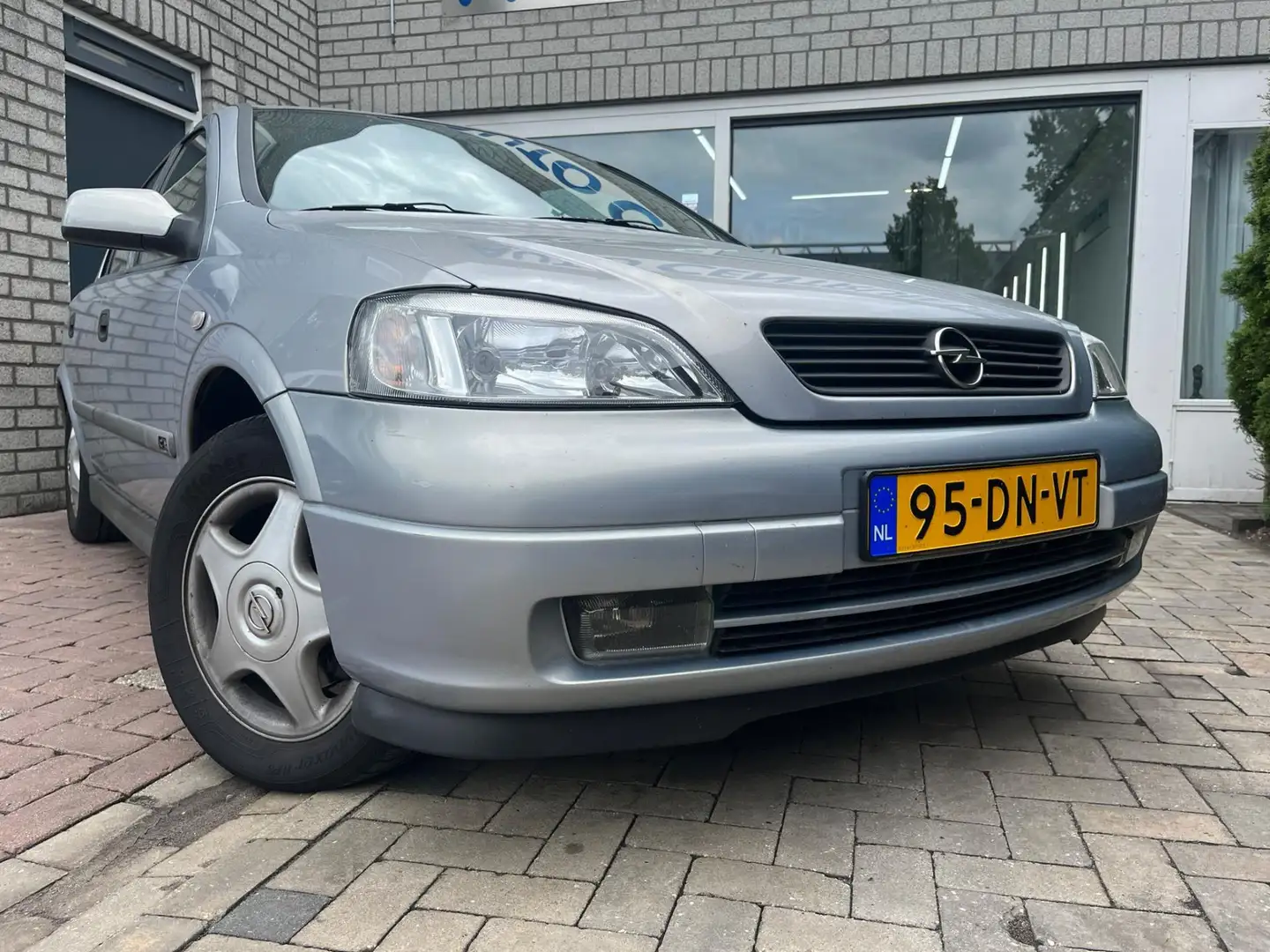 Opel Astra 1.8-16V CDX Uniek 1 eigenaar LPG Automaat Grijs - 2