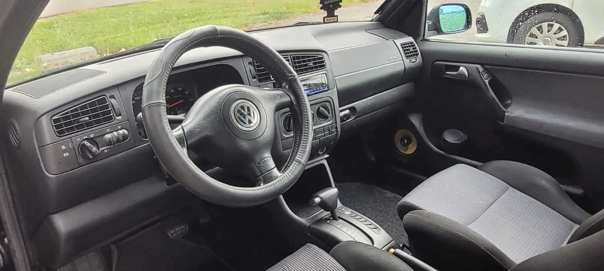 Volkswagen Golf 2.0 Trendline Zwart - 1