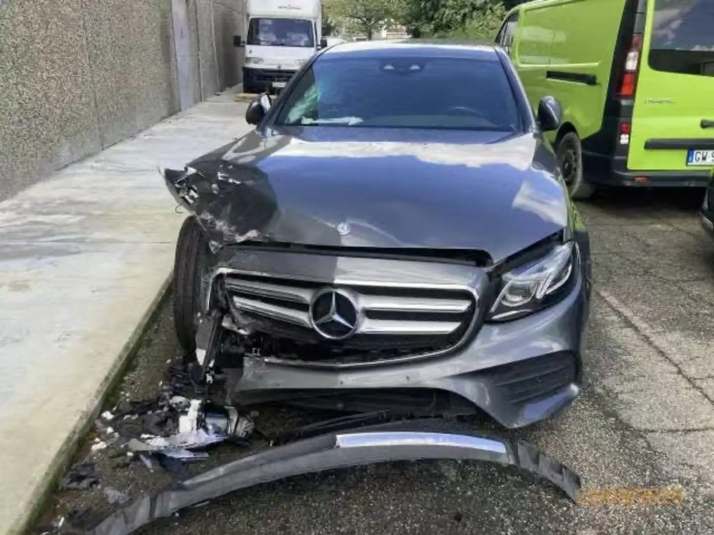 Mercedes-Benz CE 220 - 2