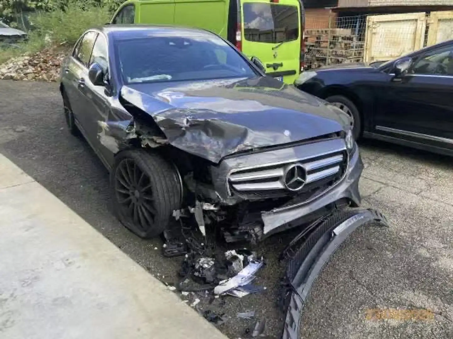 Mercedes-Benz CE 220 - 1