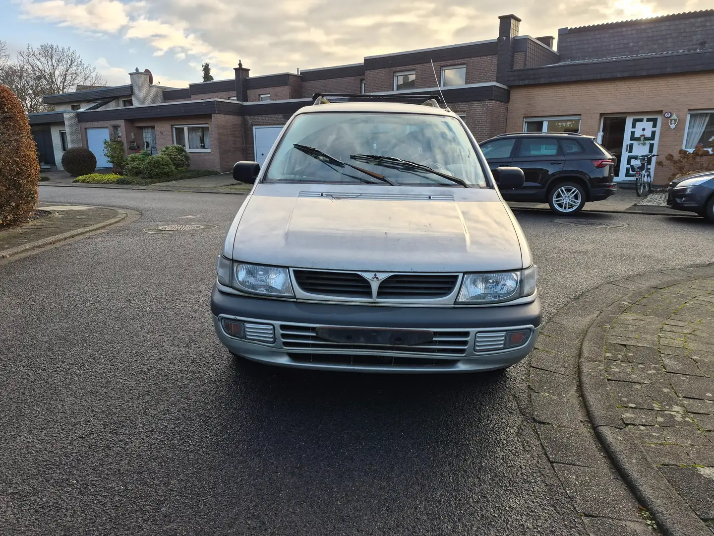 Mitsubishi Space Runner Space Runner 1.8 GLX.i City mit Tüv Argent - 2