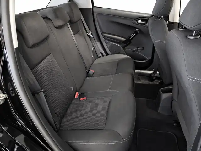 Peugeot 208 view 6