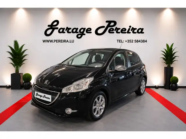 Peugeot 208 view 2