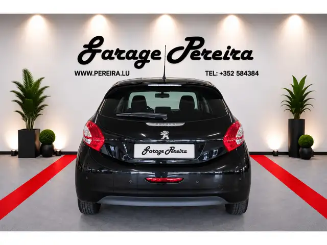 Peugeot 208 view 4