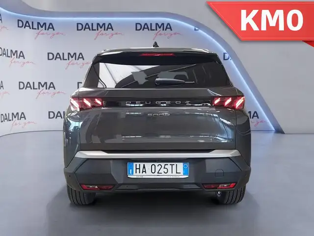 Peugeot 5008 view 4