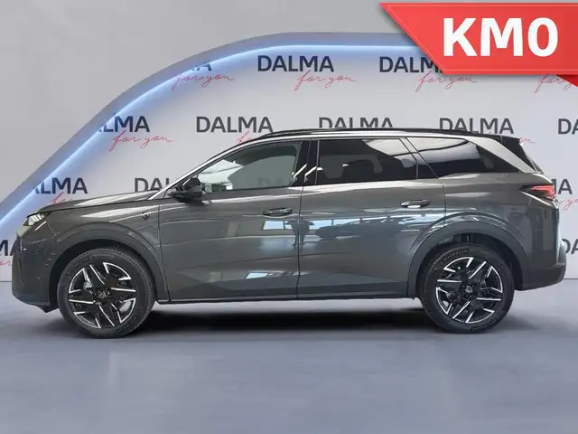 Peugeot 5008 view 2