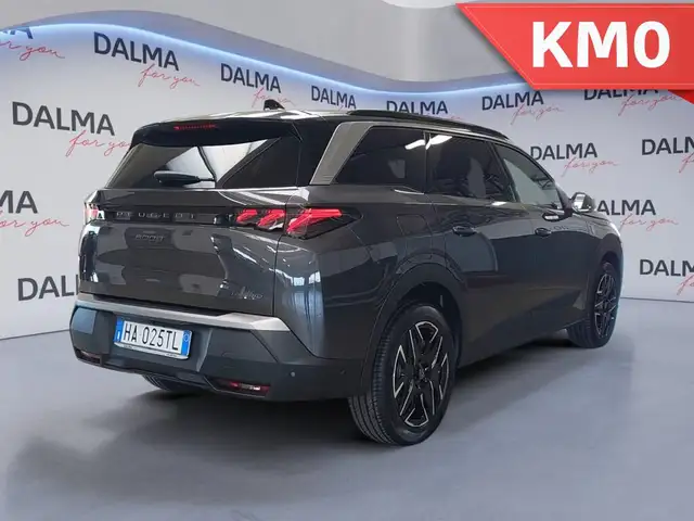 Peugeot 5008 view 5