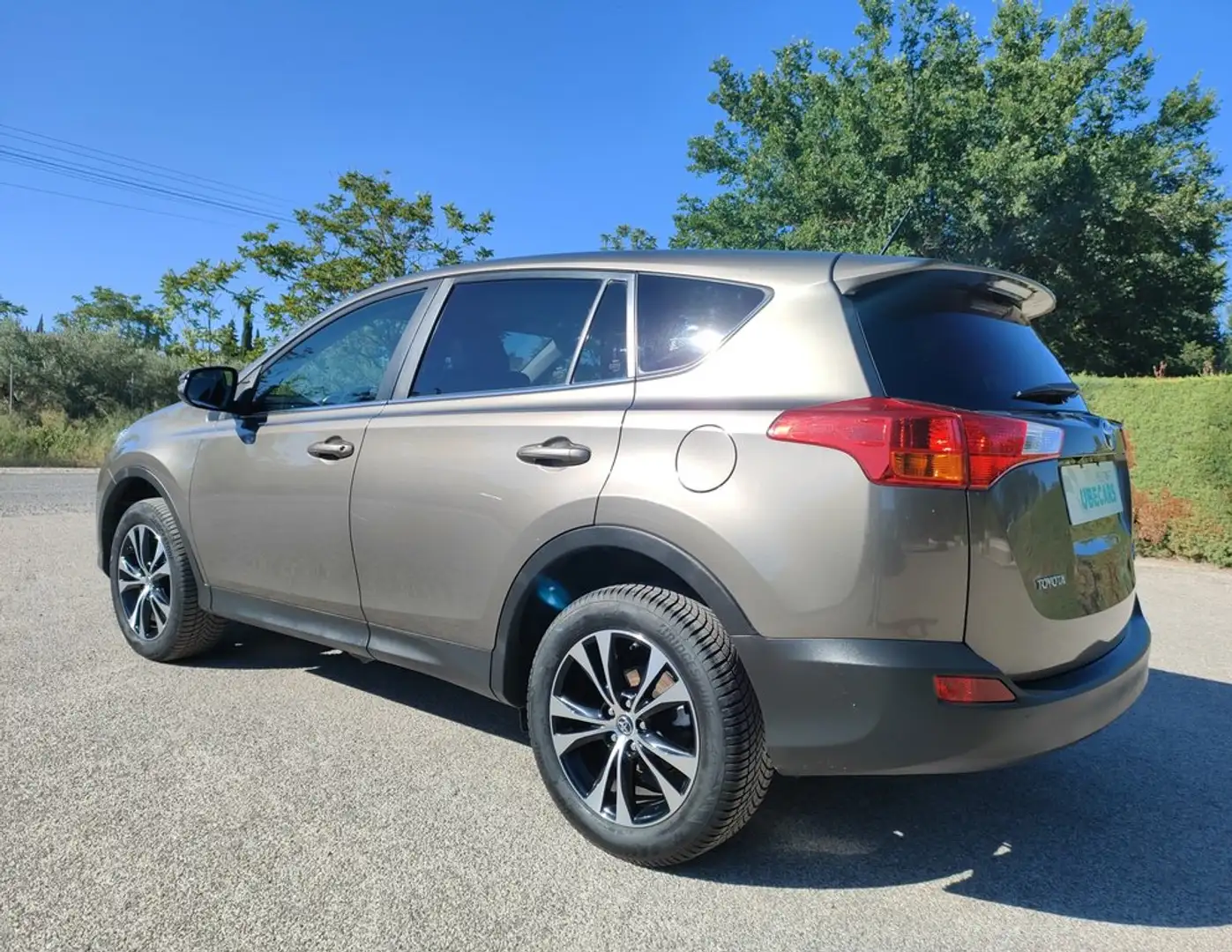 Toyota RAV 4 120D Advance AWD Marrón - 2