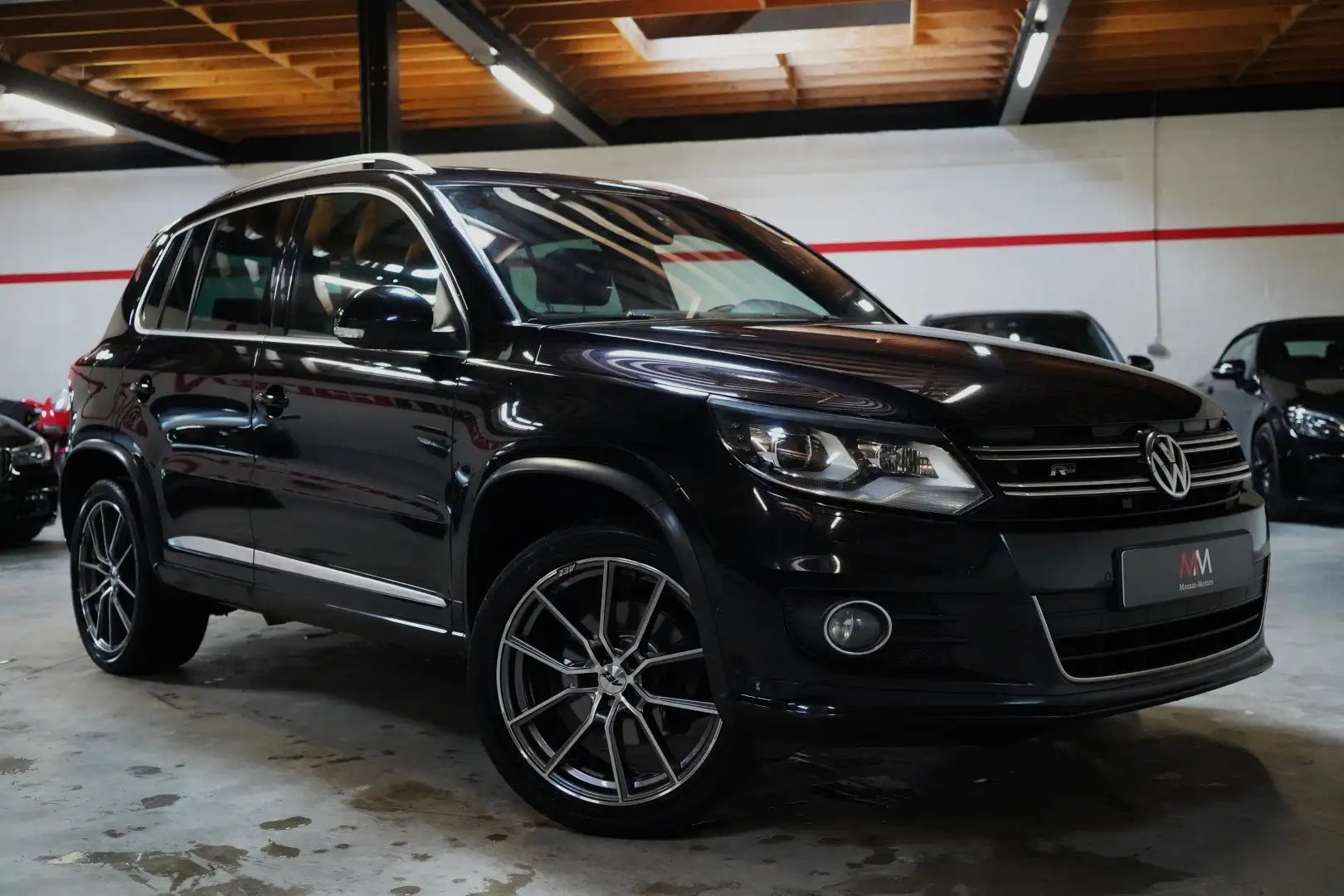 Volkswagen Tiguan Tiguan 1.4 TSI DSG BlueMotion R-LINE Black - 2