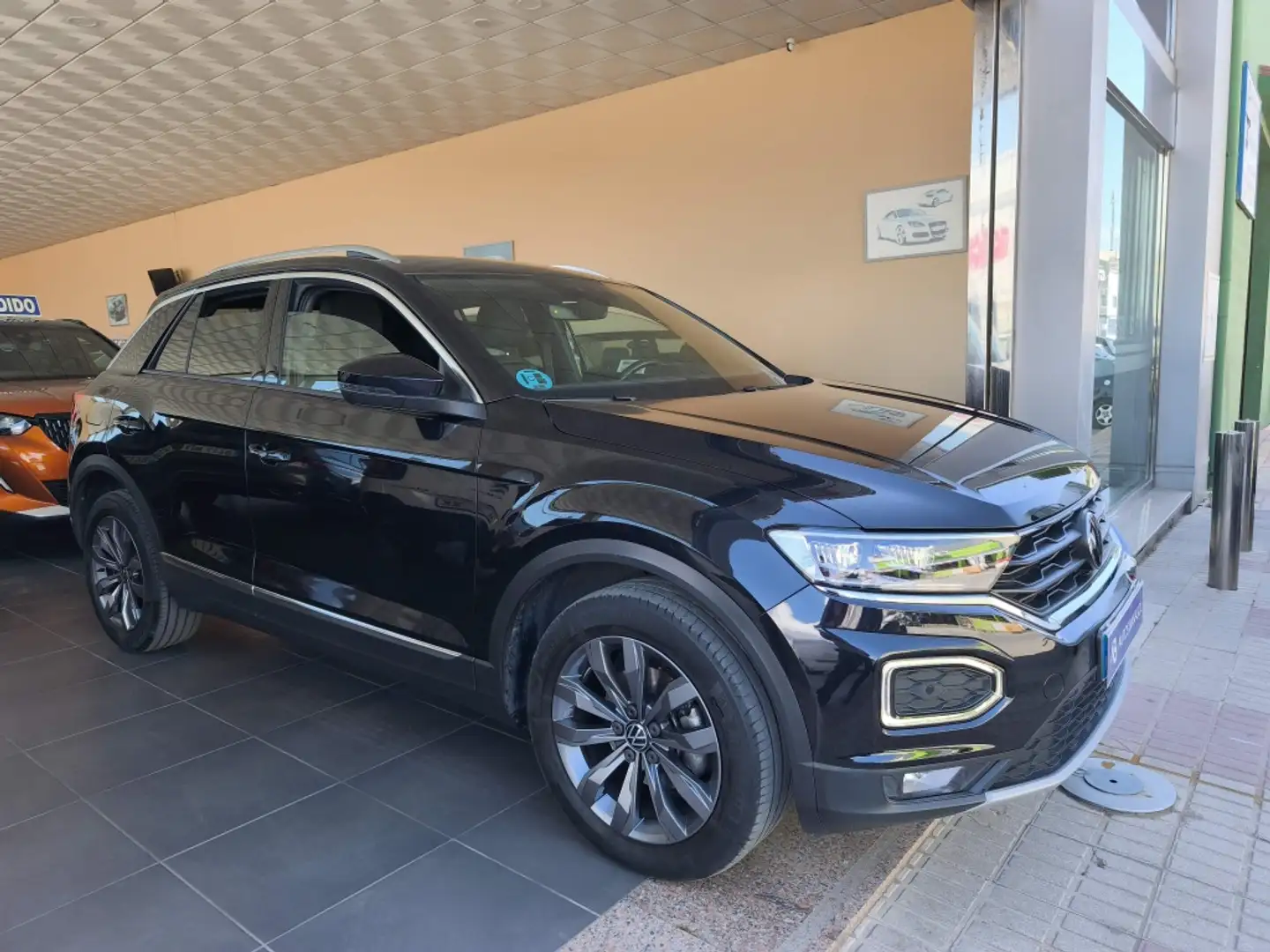 Volkswagen T-Roc 1.5 TSI Sport DSG7 Negro - 2